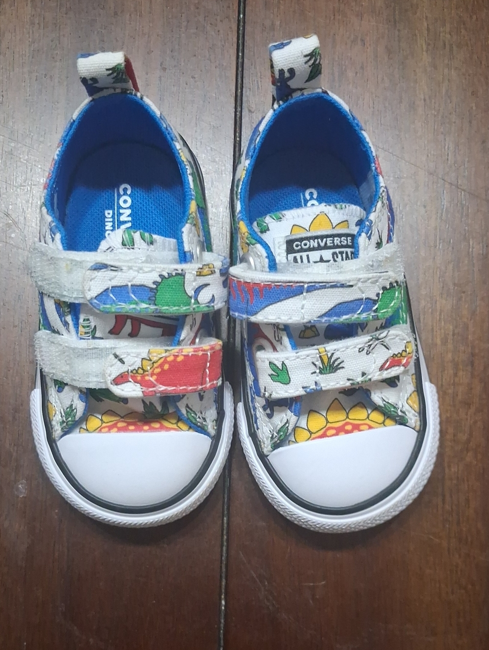 Converse Kids White Canvas Sneakers with Multicolor Dinosaur Print